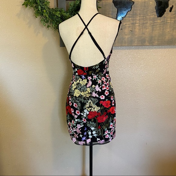 SOLD ❤️🔥 Lulus Black Multi Floral Embroidered Bodycon Halter Mini Dress - Picture 6 of 14
